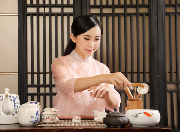 经常去西安新城靠谱男士会馆，这家私藏已久的店推荐给你